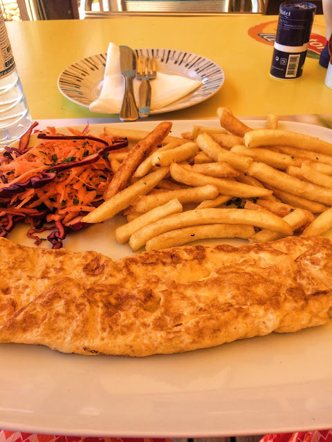 A omelette with chips in Algarve