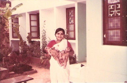 Twins with mom