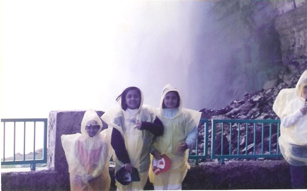 mechechis at niagra falls